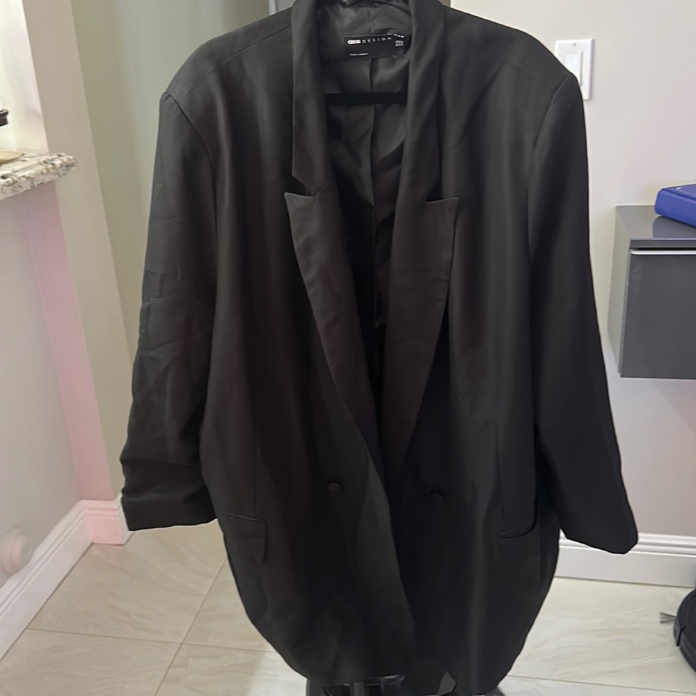 Oversized black blazer